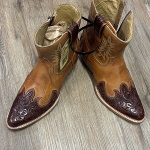 Stetson Brown and Tan Western Boots with Leaf Embossing